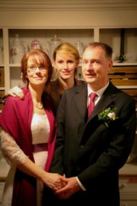 Freie-Trauung-Berlin-Feedback-Hochzeitspaar-Haus-am-Bauernsee